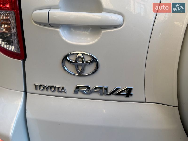 Позашляховик / Кросовер Toyota RAV4 2011 в Одесі