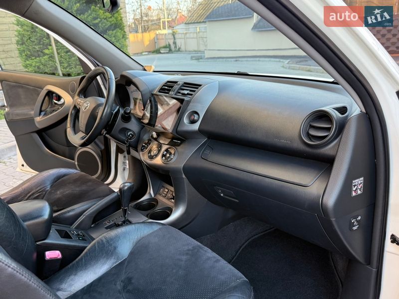 Позашляховик / Кросовер Toyota RAV4 2011 в Одесі