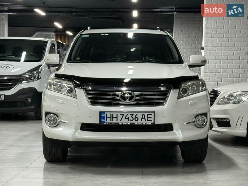 Позашляховик / Кросовер Toyota RAV4 2011 в Одесі