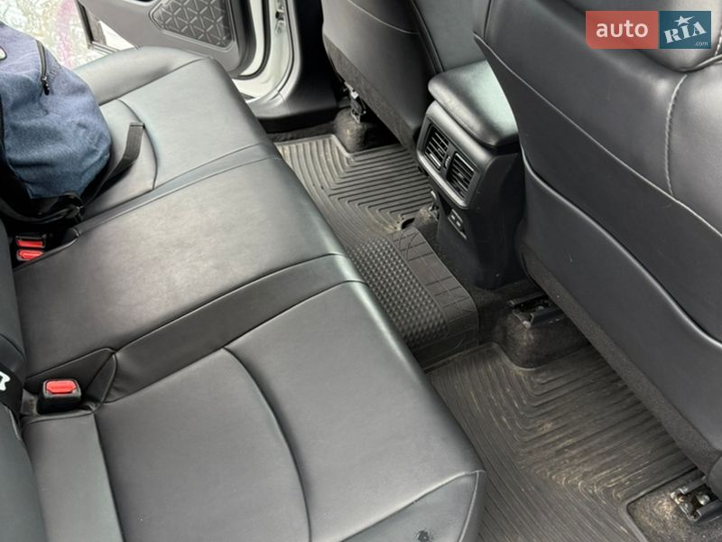 Позашляховик / Кросовер Toyota RAV4 2024 в Миколаєві