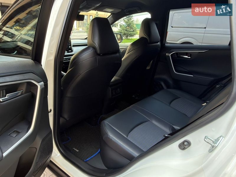 Внедорожник / Кроссовер Toyota RAV4 2020 в Киеве фото 67 Внедорожник / Кроссовер Toyota RAV4 2020 в Киеве