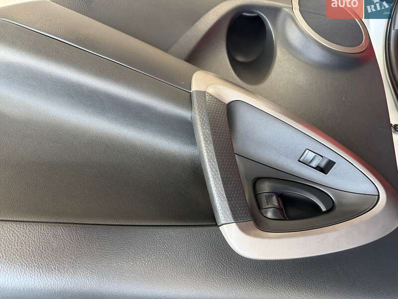 Внедорожник / Кроссовер Toyota RAV4 2007 в Киеве фото 25 Внедорожник / Кроссовер Toyota RAV4 2007 в Киеве