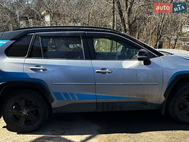 Внедорожник / Кроссовер Toyota RAV4 2019 в Киеве