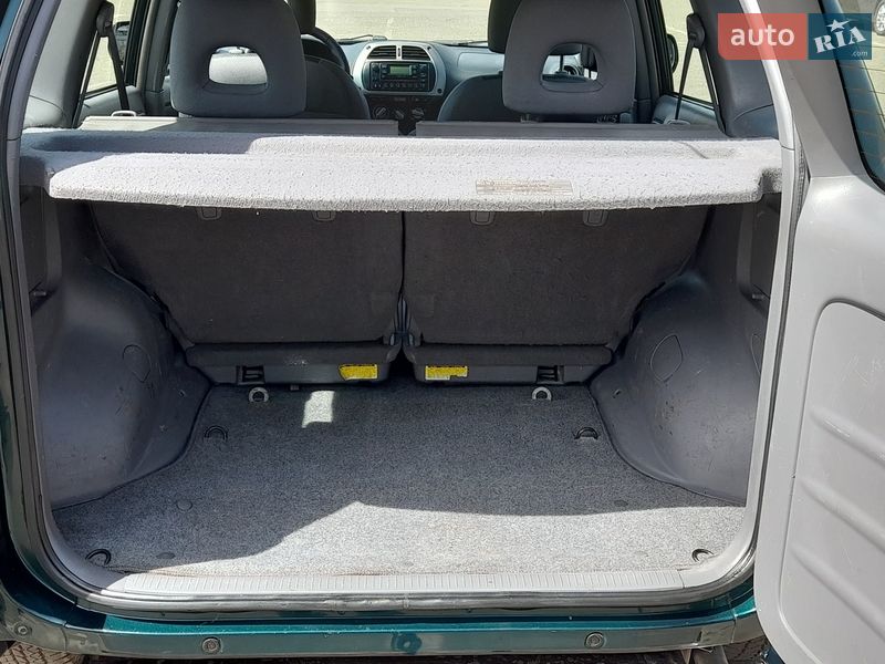 Внедорожник / Кроссовер Toyota RAV4 2003 в Одессе