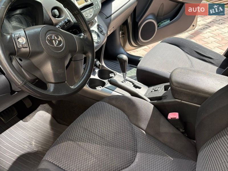 Внедорожник / Кроссовер Toyota RAV4 2006 в Одессе фото 6 Внедорожник / Кроссовер Toyota RAV4 2006 в Одессе