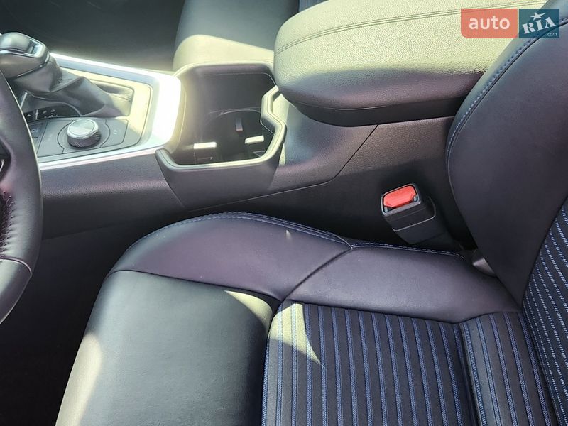 Внедорожник / Кроссовер Toyota RAV4 2022 в Виннице