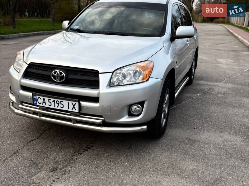 Toyota RAV4 2011