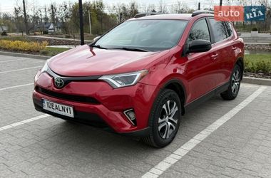 Позашляховик / Кросовер Toyota RAV4 2017 в Львові