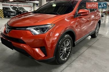 Внедорожник / Кроссовер Toyota RAV4 2015 в Киеве