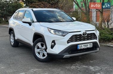 Позашляховик / Кросовер Toyota RAV4 2019 в Києві