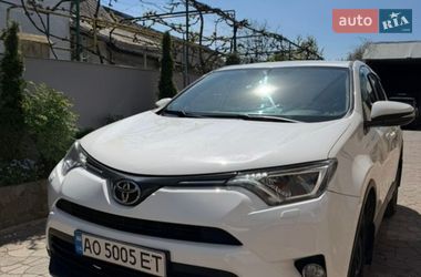Внедорожник / Кроссовер Toyota RAV4 2017 в Тячеве