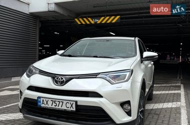 Позашляховик / Кросовер Toyota RAV4 2016 в Києві