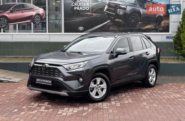 Позашляховик / Кросовер Toyota RAV4 2020 в Чернівцях