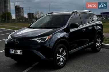 Внедорожник / Кроссовер Toyota RAV4 2016 в Киеве