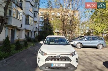 Внедорожник / Кроссовер Toyota RAV4 2018 в Киеве