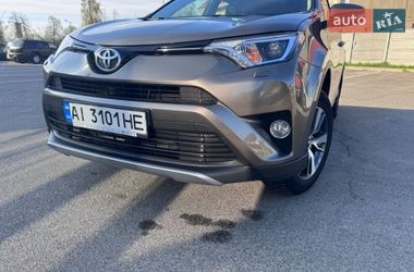 Позашляховик / Кросовер Toyota RAV4 2017 в Броварах