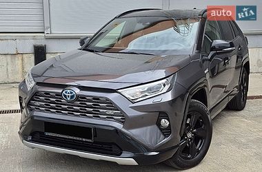 Внедорожник / Кроссовер Toyota RAV4 2019 в Киеве