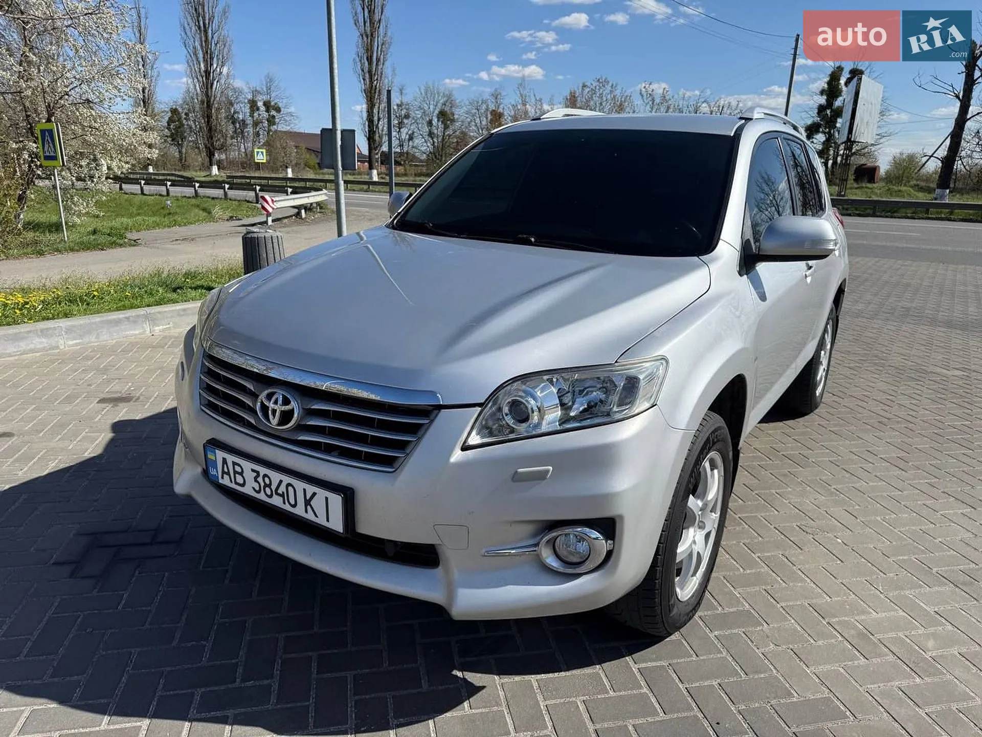 2010 Toyota RAV 4 - фото 1