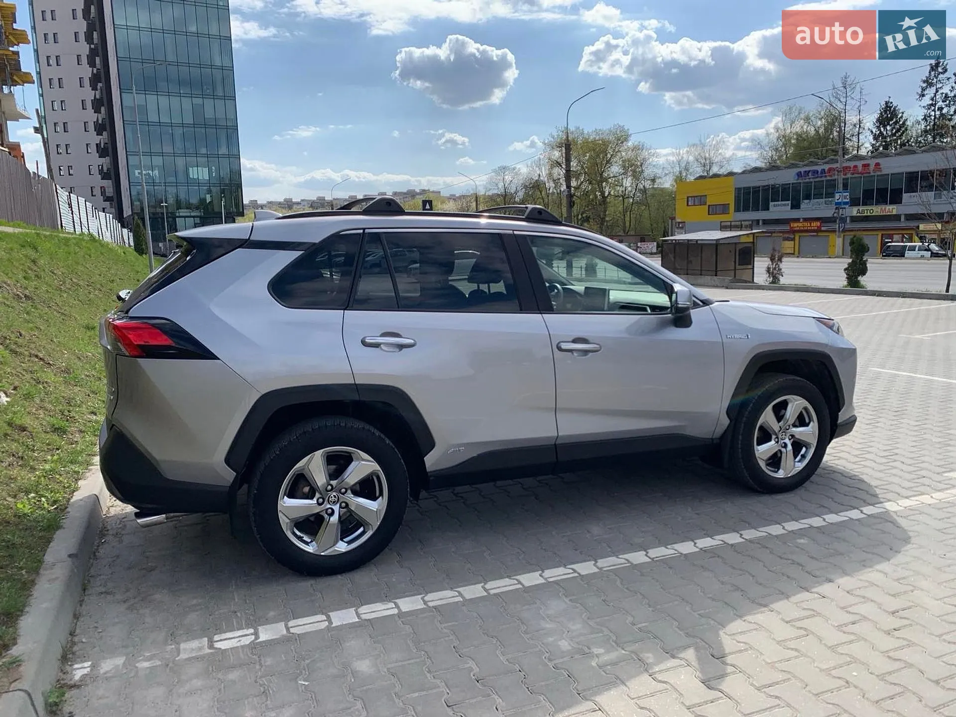 2020 Toyota RAV 4 - мініатюра 5