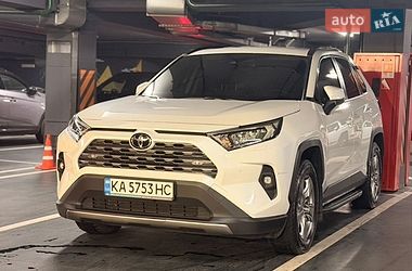 Позашляховик / Кросовер Toyota RAV4 2021 в Києві