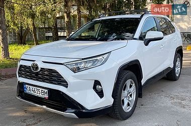 Внедорожник / Кроссовер Toyota RAV4 2020 в Киеве
