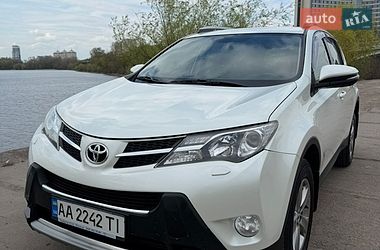 Внедорожник / Кроссовер Toyota RAV4 2015 в Киеве