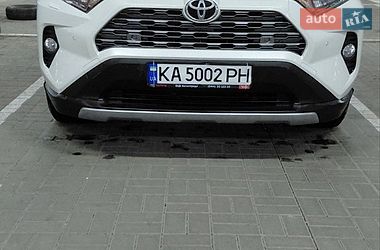 Внедорожник / Кроссовер Toyota RAV4 2019 в Киеве
