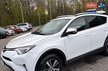 Внедорожник / Кроссовер Toyota RAV4 2016 в Киеве