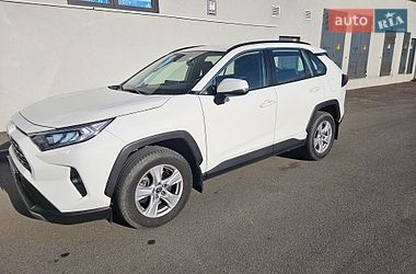 Позашляховик / Кросовер Toyota RAV4 2020 в Києві