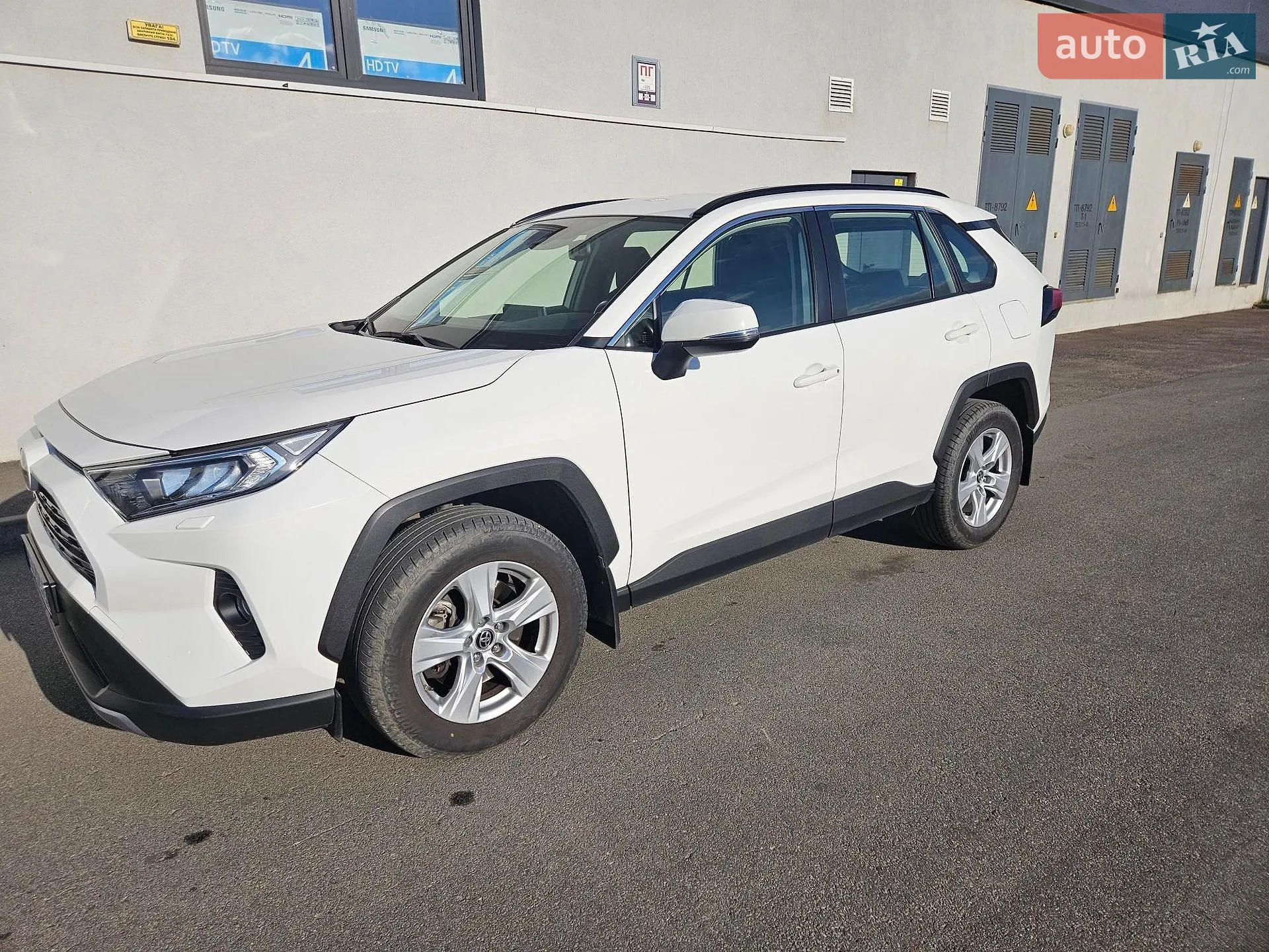 2020 Toyota RAV 4 - фото 1