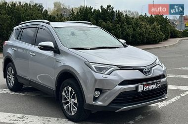 Позашляховик / Кросовер Toyota RAV4 2017 в Києві
