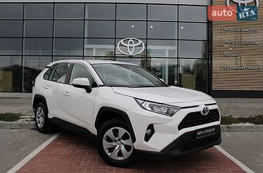 Внедорожник / Кроссовер Toyota RAV4 2021 в Черкассах