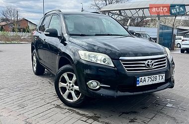 Внедорожник / Кроссовер Toyota RAV4 2010 в Киеве