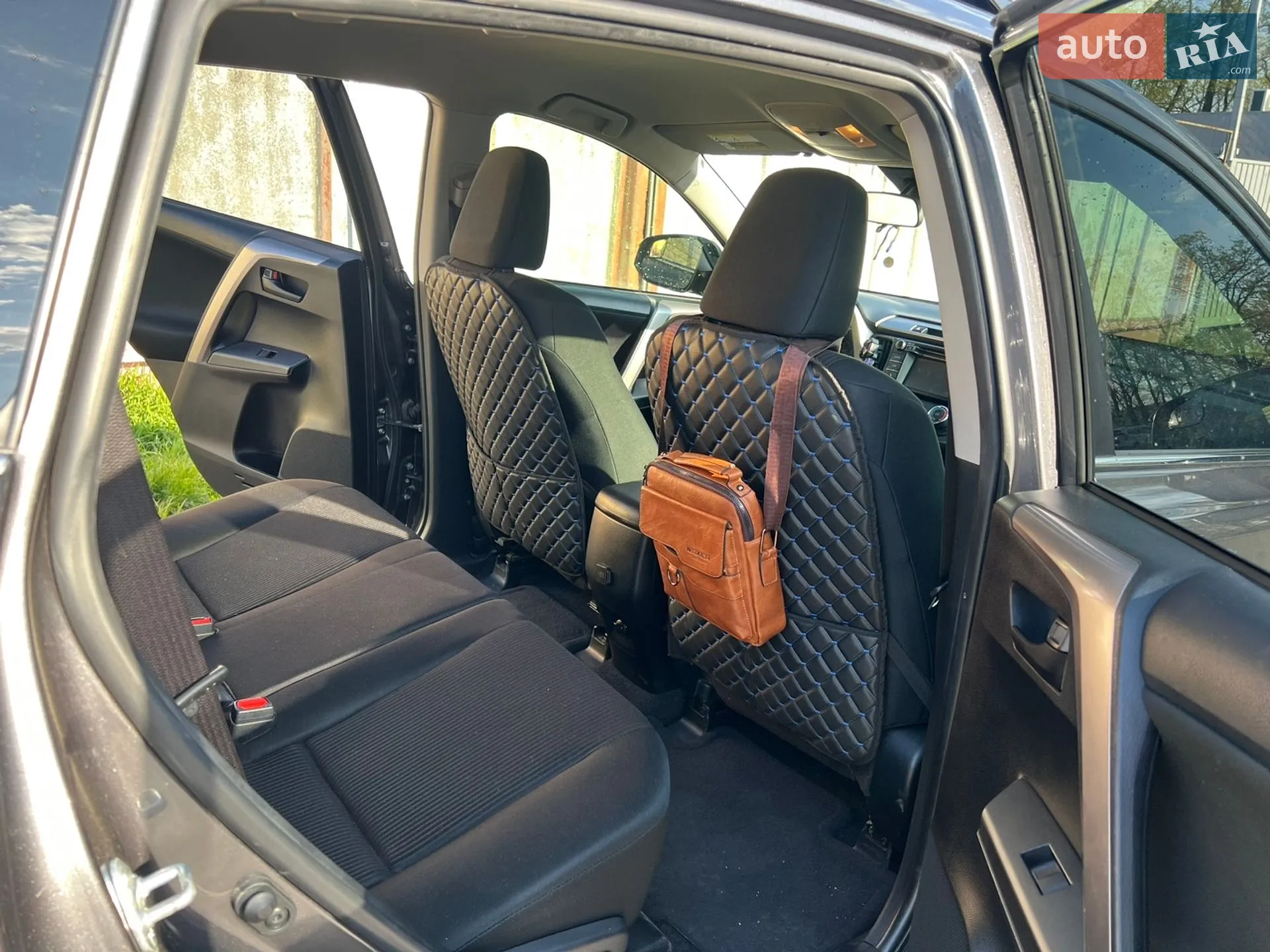 2018 Toyota RAV 4 - мініатюра 12