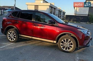 Позашляховик / Кросовер Toyota RAV4 2016 в Києві