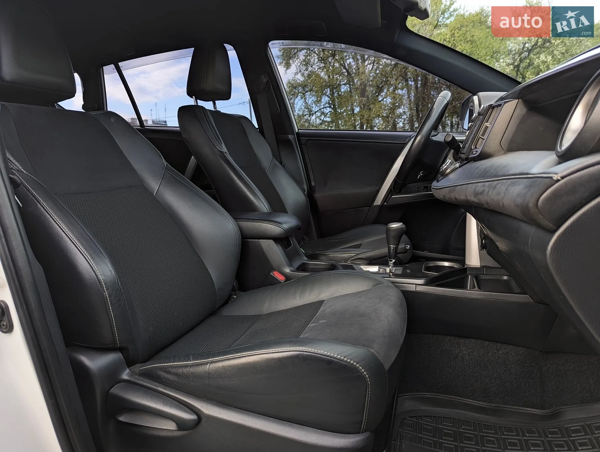 2017 Toyota RAV 4 - мініатюра 29