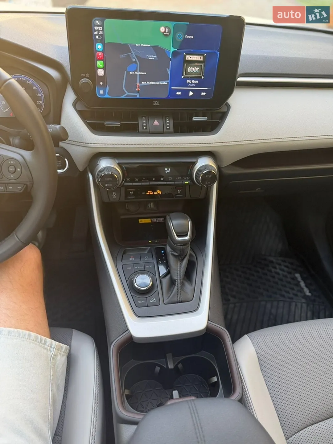 2025 Toyota RAV 4 - мініатюра 36