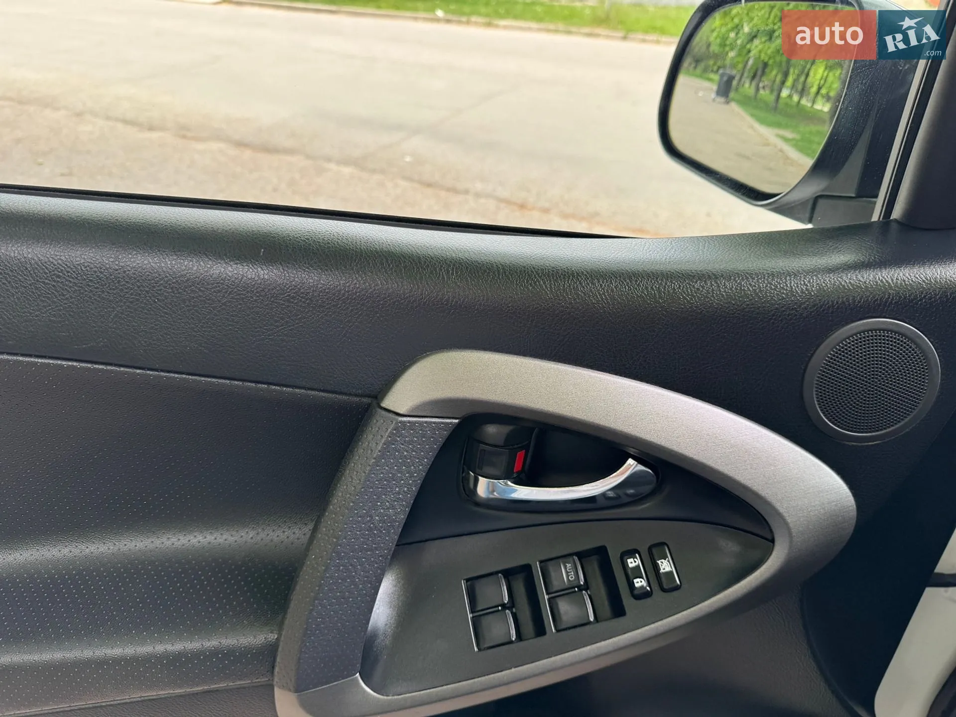 2010 Toyota RAV 4 - мініатюра 21