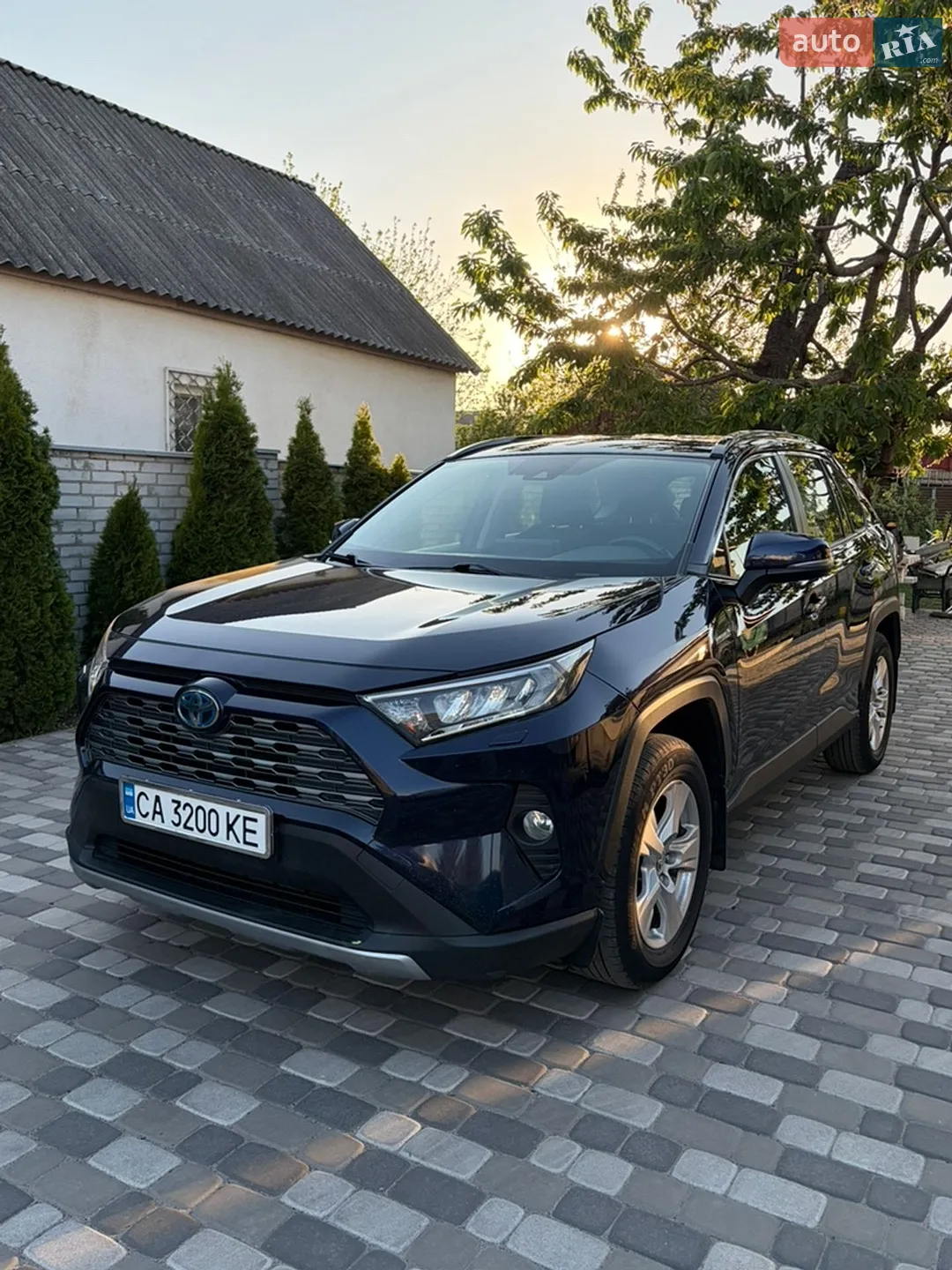 2020 Toyota RAV 4 - фото 1