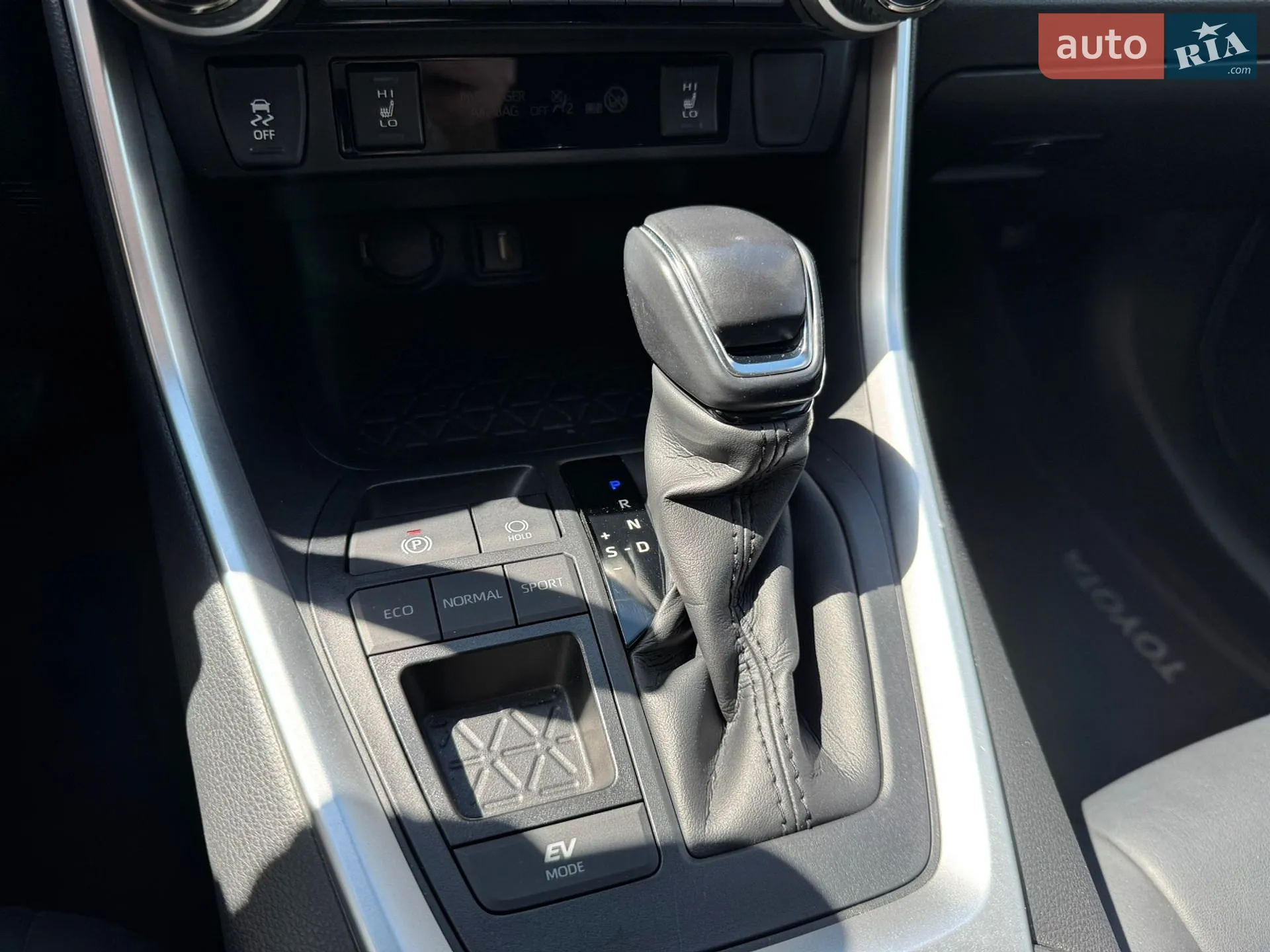 2021 Toyota RAV 4 - мініатюра 31