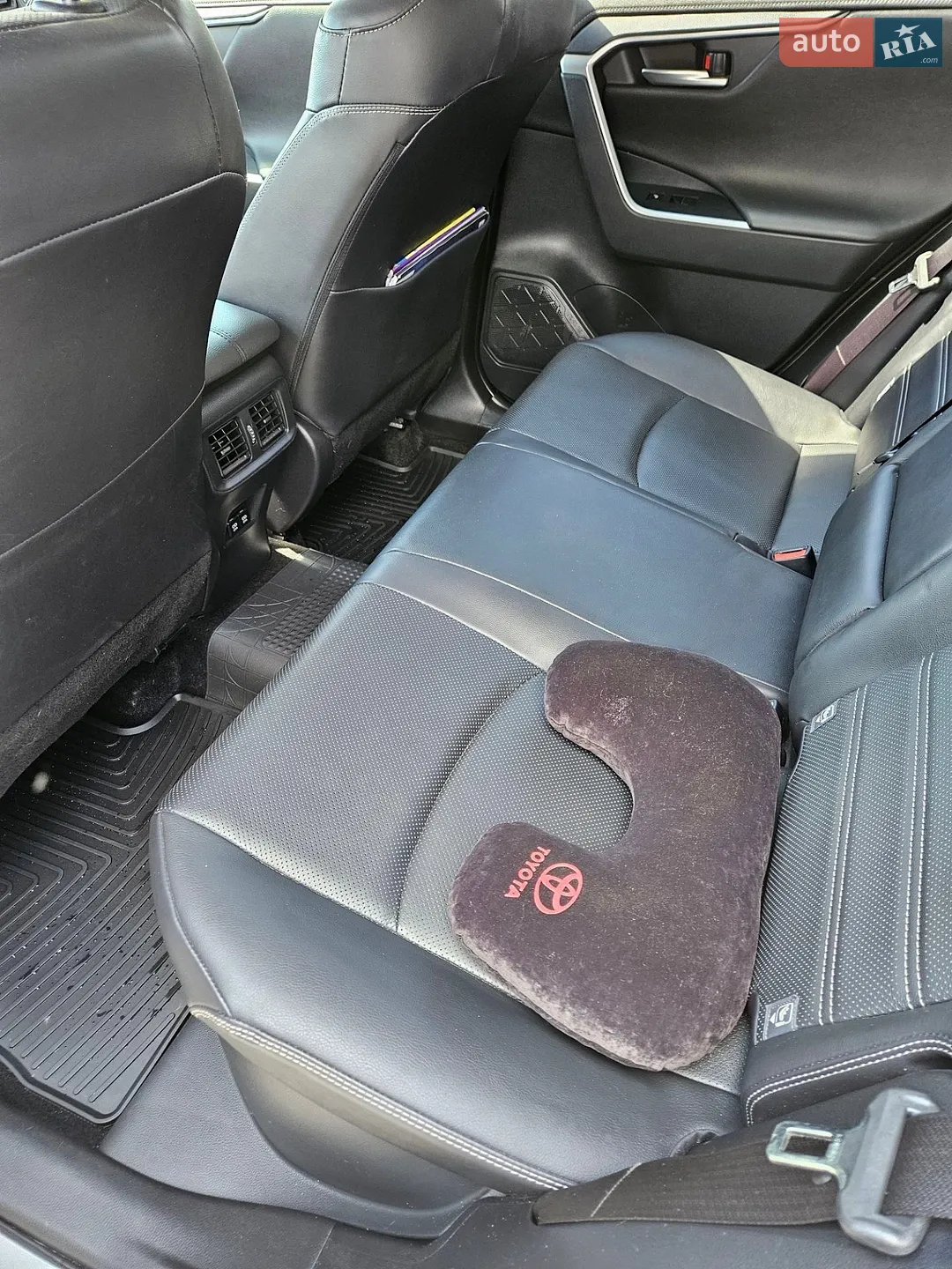 2019 Toyota RAV 4 - мініатюра 12