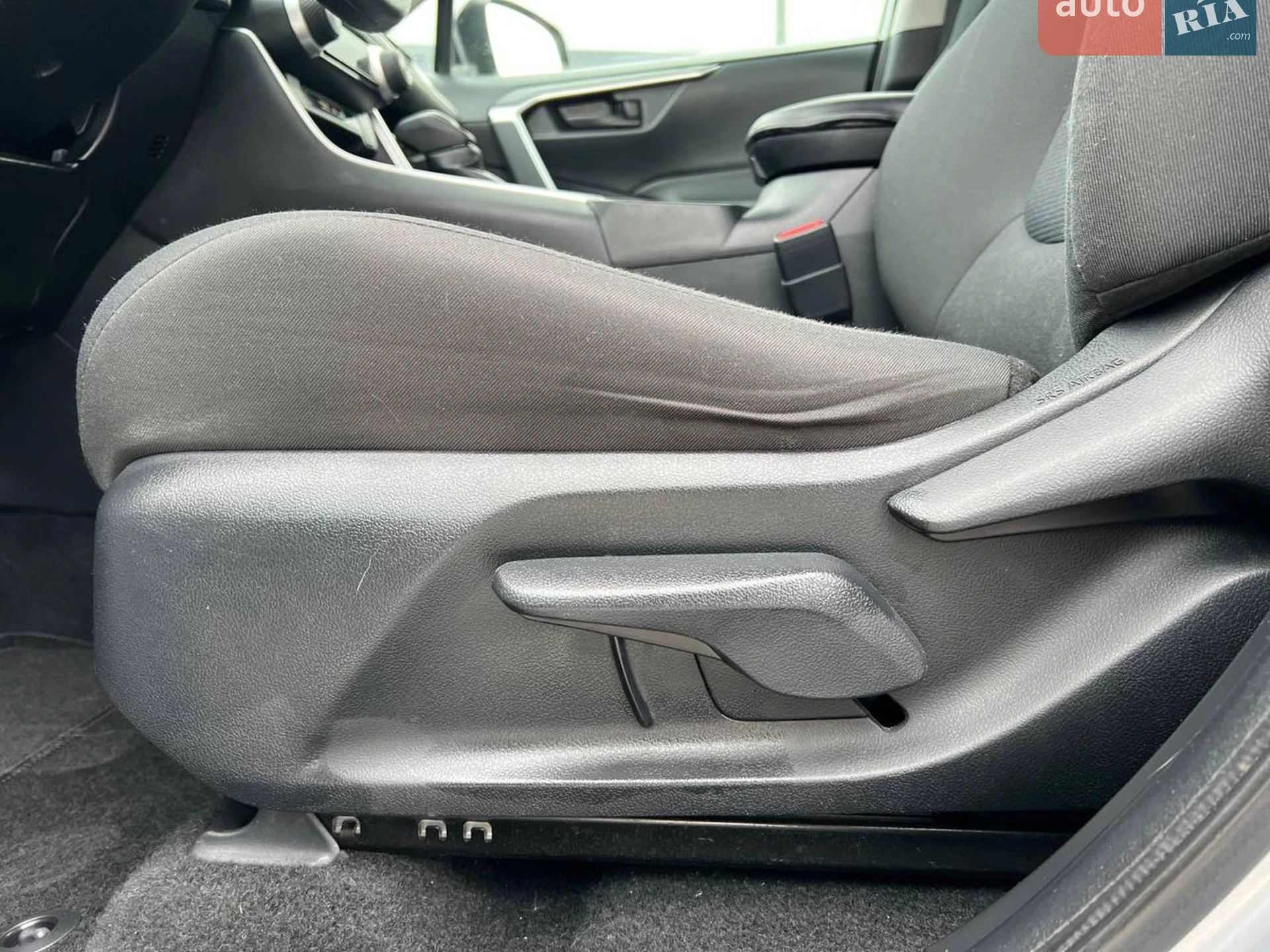 2020 Toyota RAV 4 - мініатюра 21