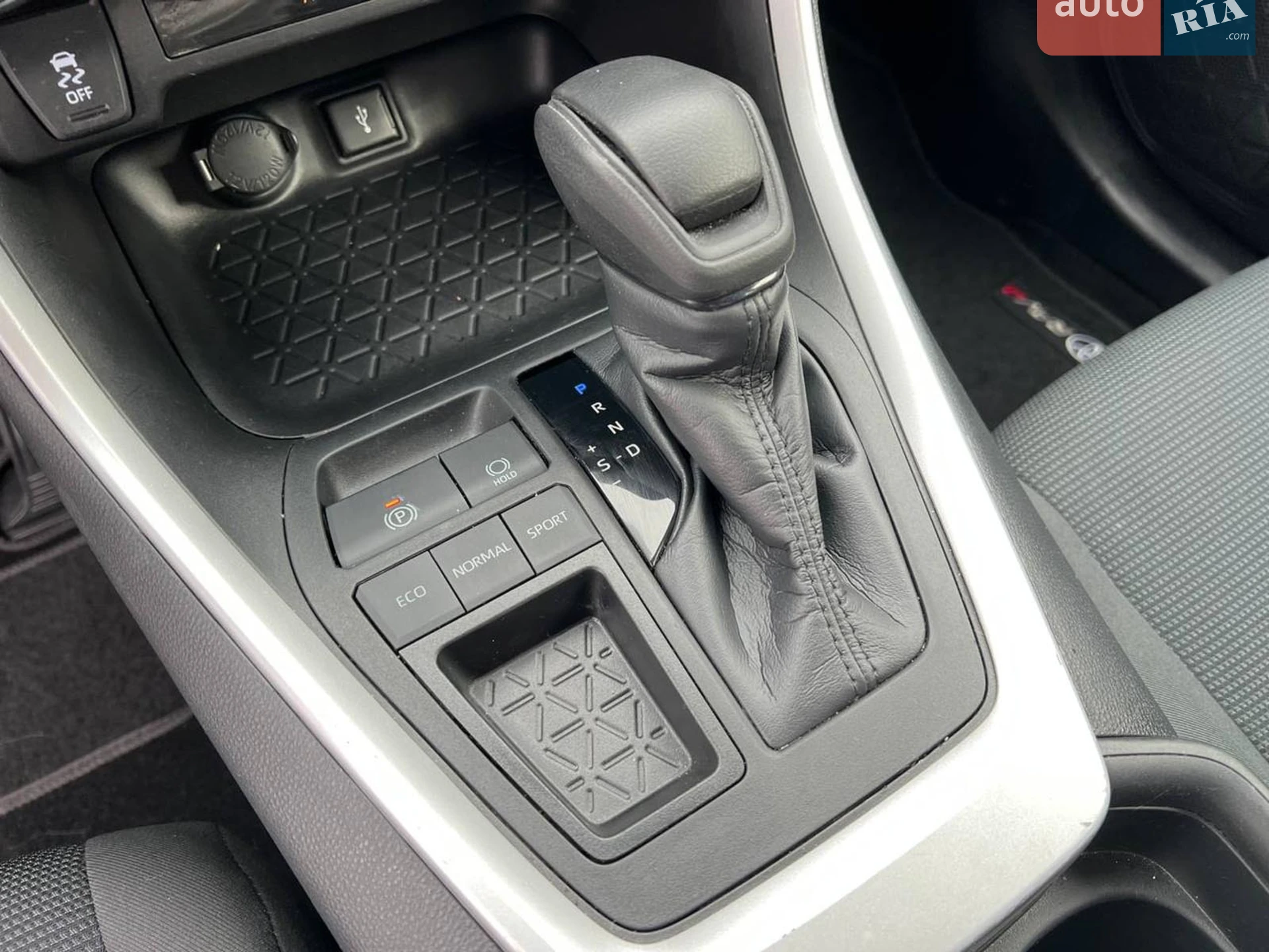 2020 Toyota RAV 4 - мініатюра 32