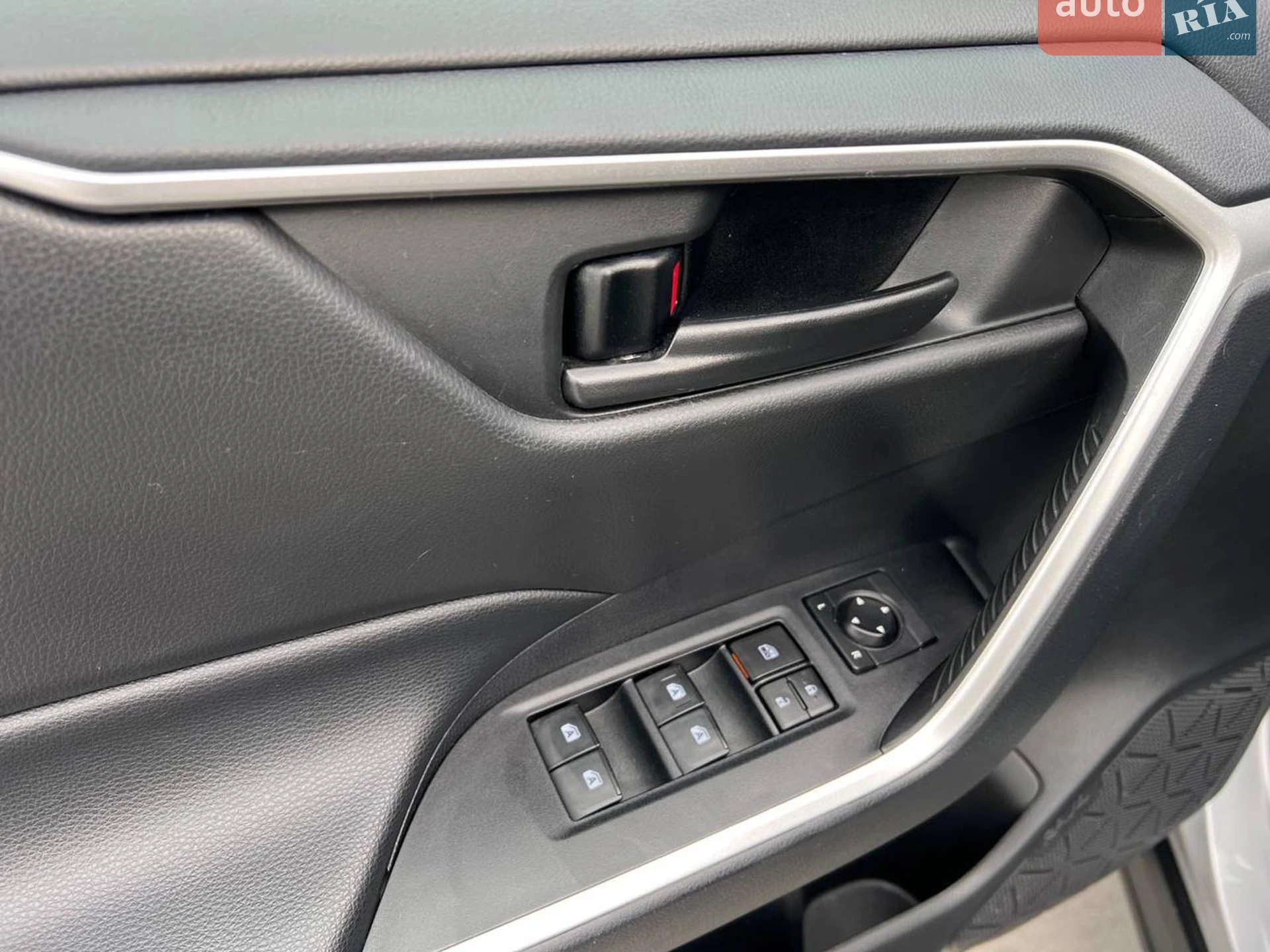 2020 Toyota RAV 4 - мініатюра 18