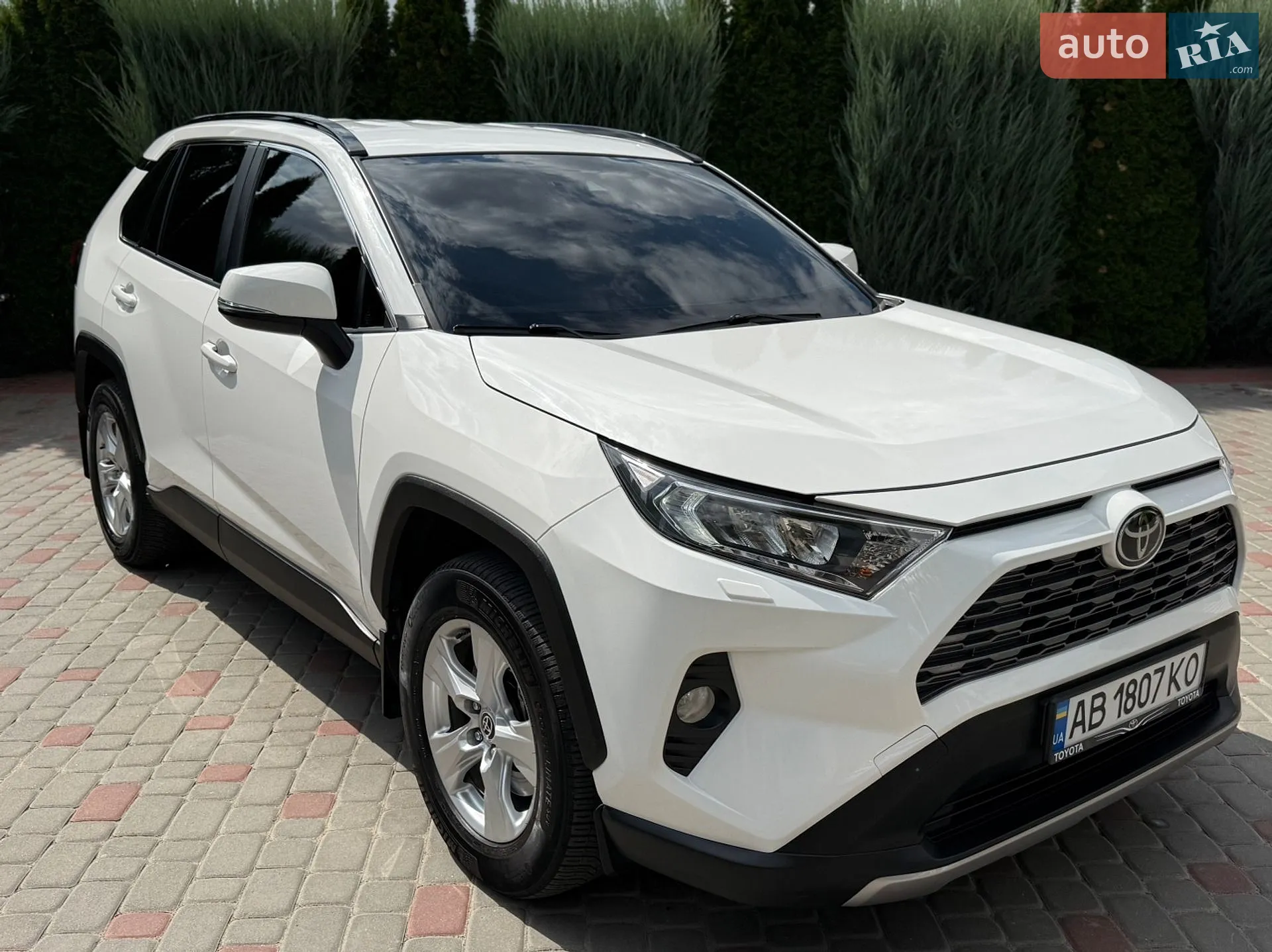 2020 Toyota RAV 4 - фото 1