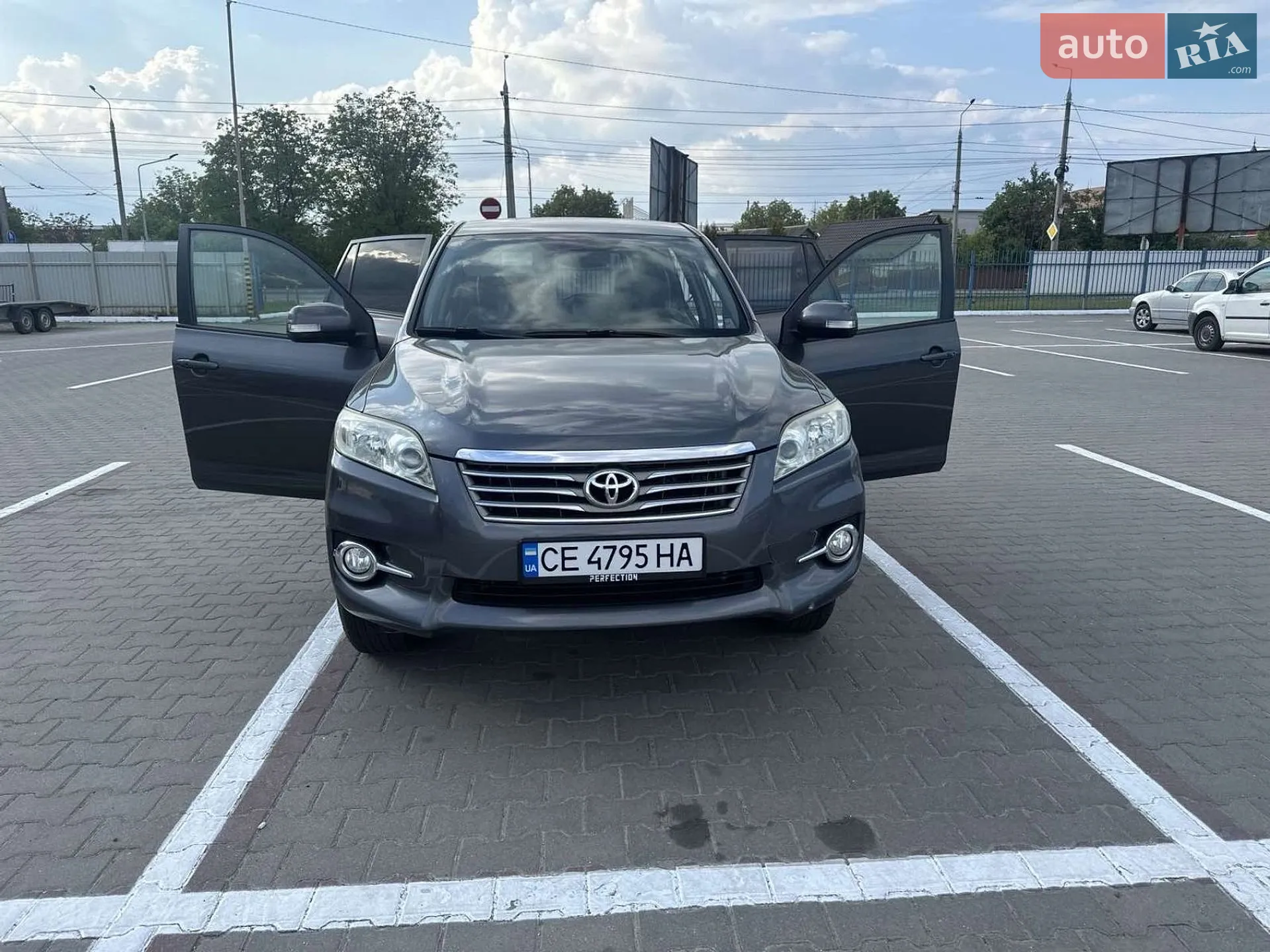 2011 Toyota RAV 4 - мініатюра 2