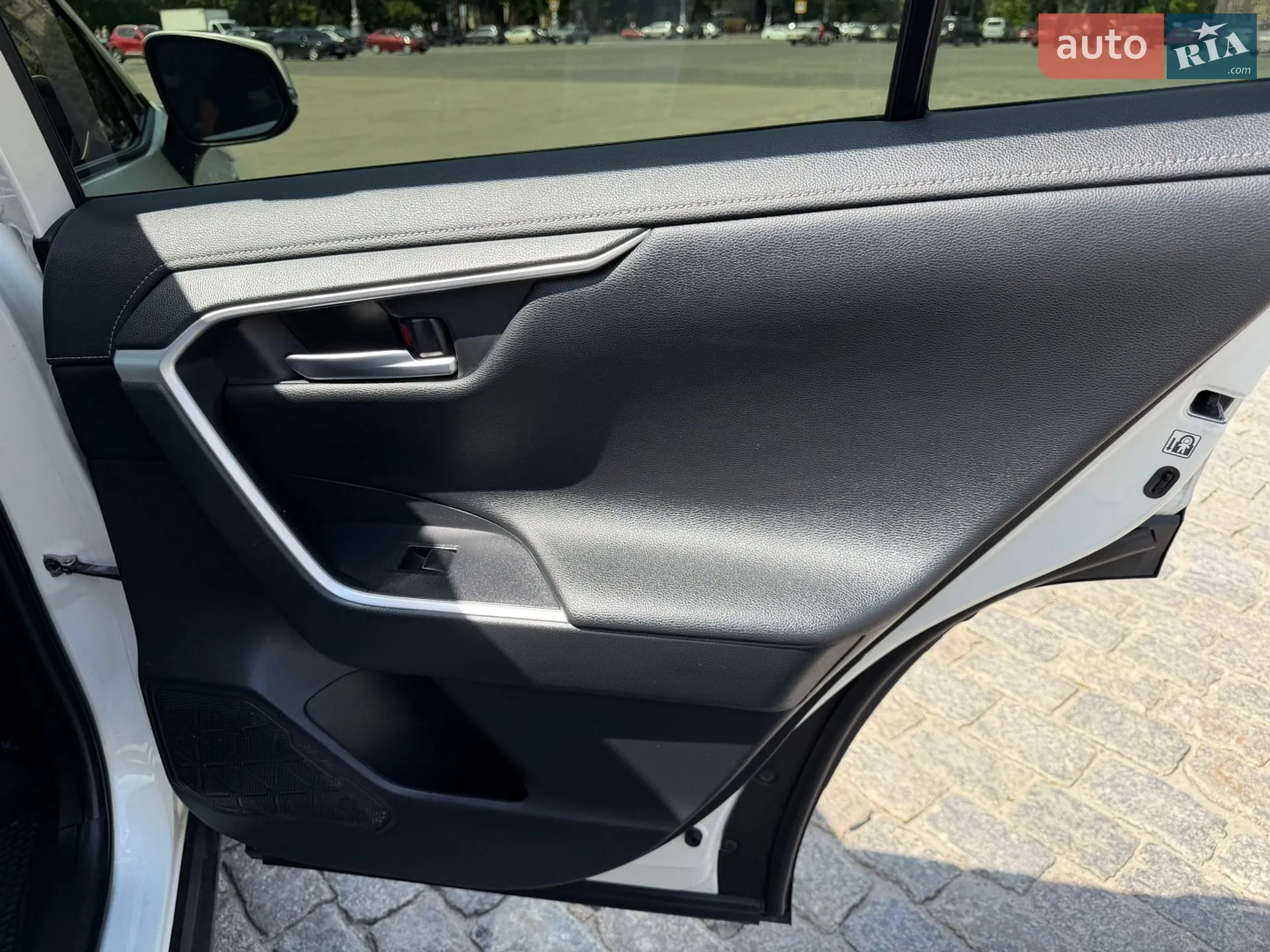2019 Toyota RAV 4 - мініатюра 19
