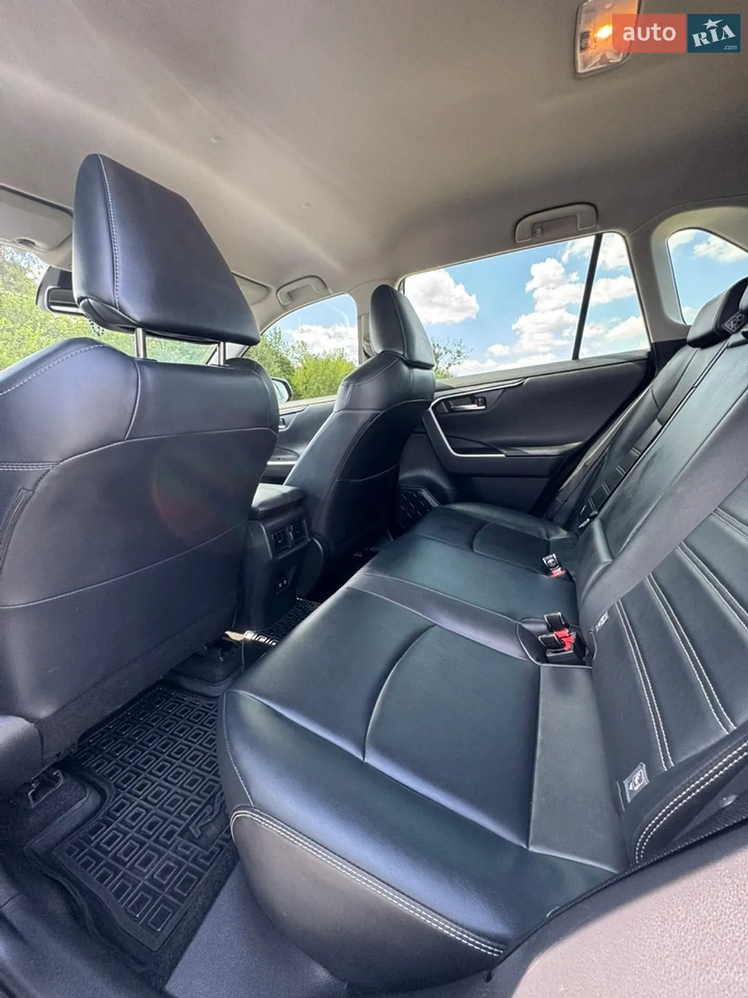 2020 Toyota RAV 4 - мініатюра 13
