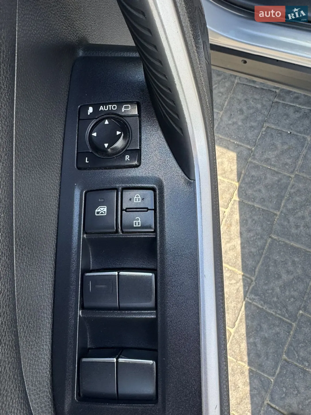 2020 Toyota RAV 4 - мініатюра 25