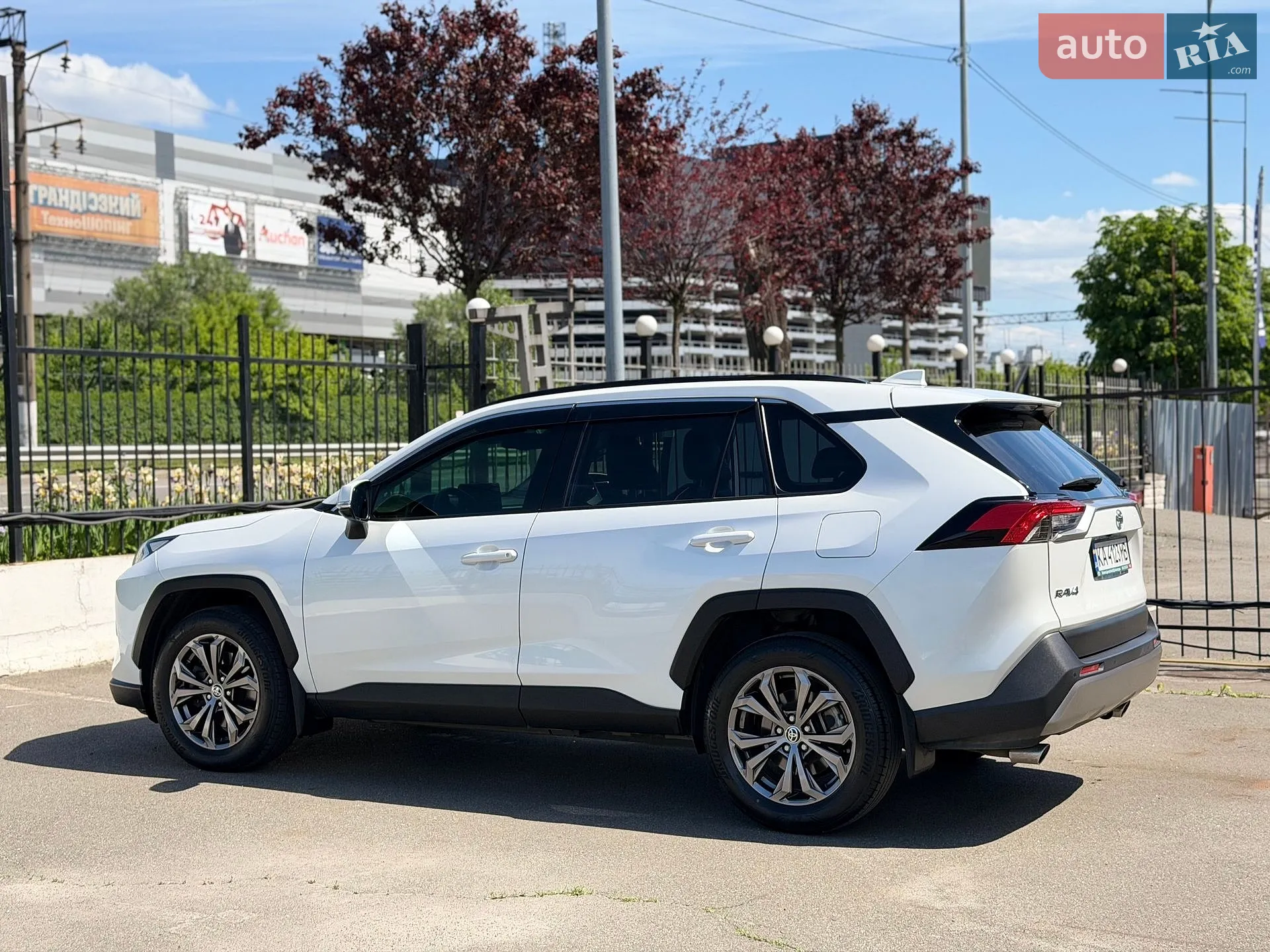 2023 Toyota RAV 4 - мініатюра 9